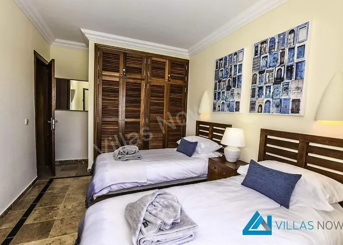 Henry - Lh187 By Now Ltd * Playa Blanca (Lanzarote)