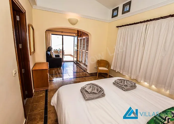 Henry - Lh187 By Now Ltd * Playa Blanca (Lanzarote)